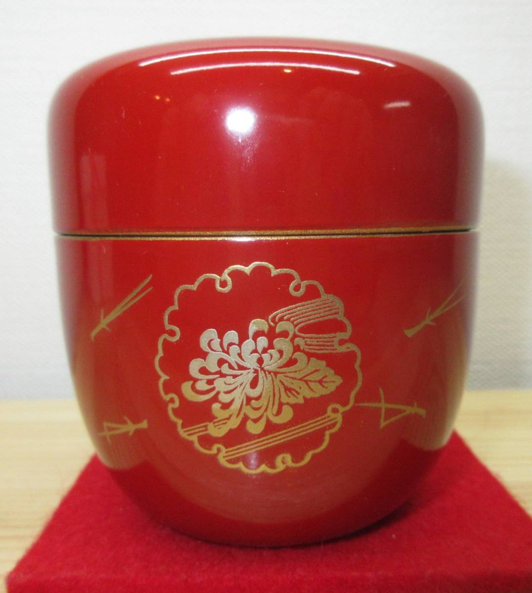 【逢絢亭・新品】茶道具 棗 中棗 朱塗 花（梅・竹・菊・松葉）蒔絵 木質 合成漆塗 紙箱入り