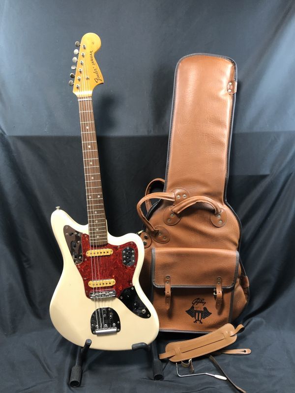 0u1k33-077 【動作品】Fender JAPAN JAGUAR 1995～1996年製 エレキギター ホワイト ケース付き フェンダー ジャガーの画像1