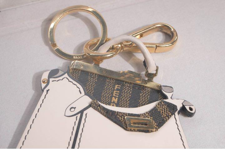 ❤公式ショッピングサイト❤ FENDI 大人可愛い☆PEEKABOO Leather