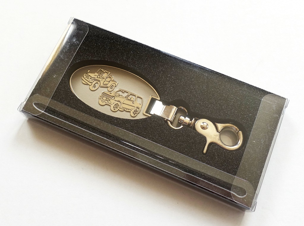 新品 スズキ ジムニー 40周年記念キーホルダー 正規 純正品 希少 新品 スズキ ジムニー 40周年記念キーホルダー 正規 純正品 希少