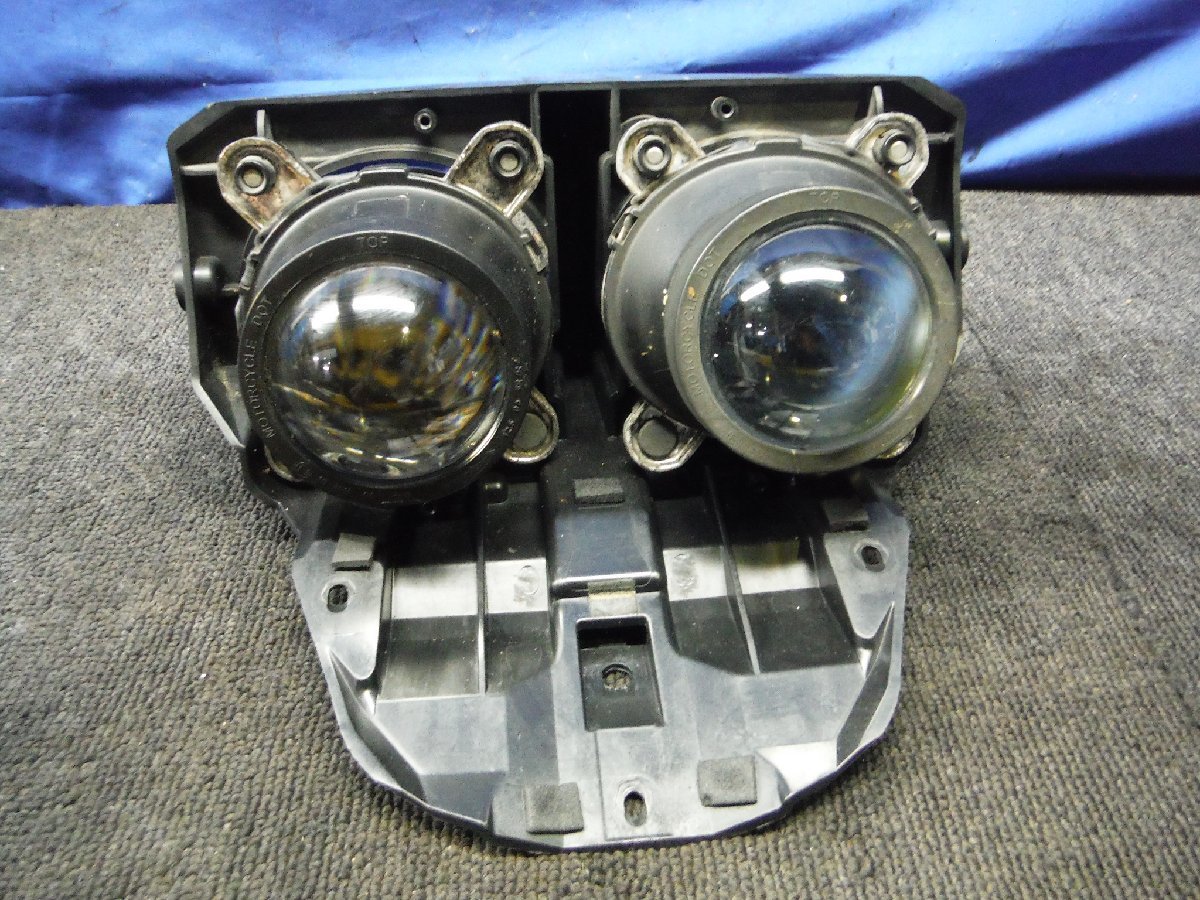 KTM　RC390　　ヘッドライト　社外品LEDバルブ付き　　ｎ送料表あり（RC250　DUKE　③_画像1
