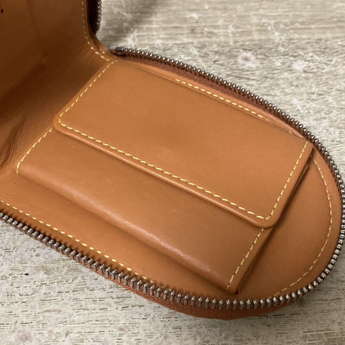 【良品】ルイヴィトン 超激レア 入手不可 限定コレクション ルイヴィトン ノマド モノグラム エクリプス ジッピーウォレット ヴェルティカル 長財布 二つ折り財布 m62295 キャラメル コンパクトウォレット ミニ財布 二つ折り財布