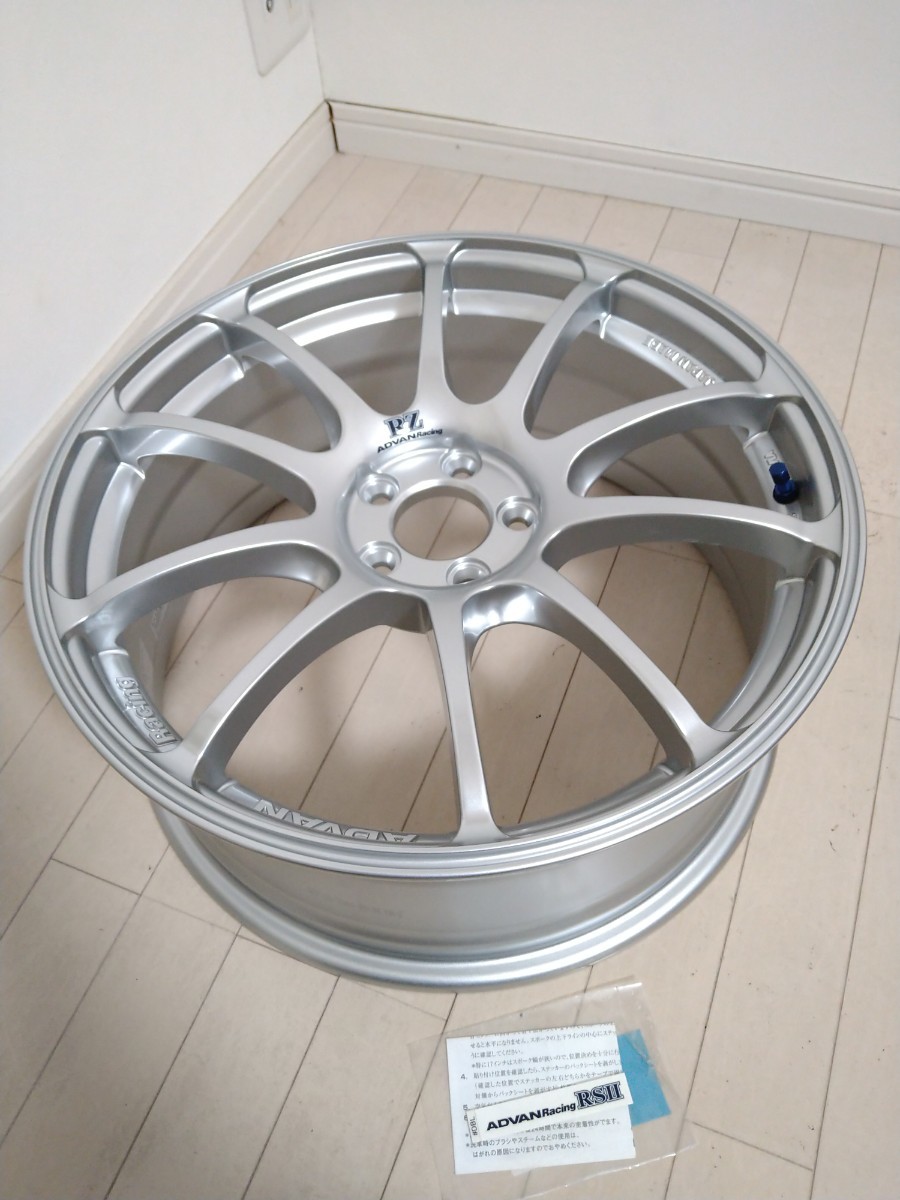 美品アドバンレーシングRZ 18×7.5J +50 5H/100 レーシングハイパーシルバー 送料無料_画像1