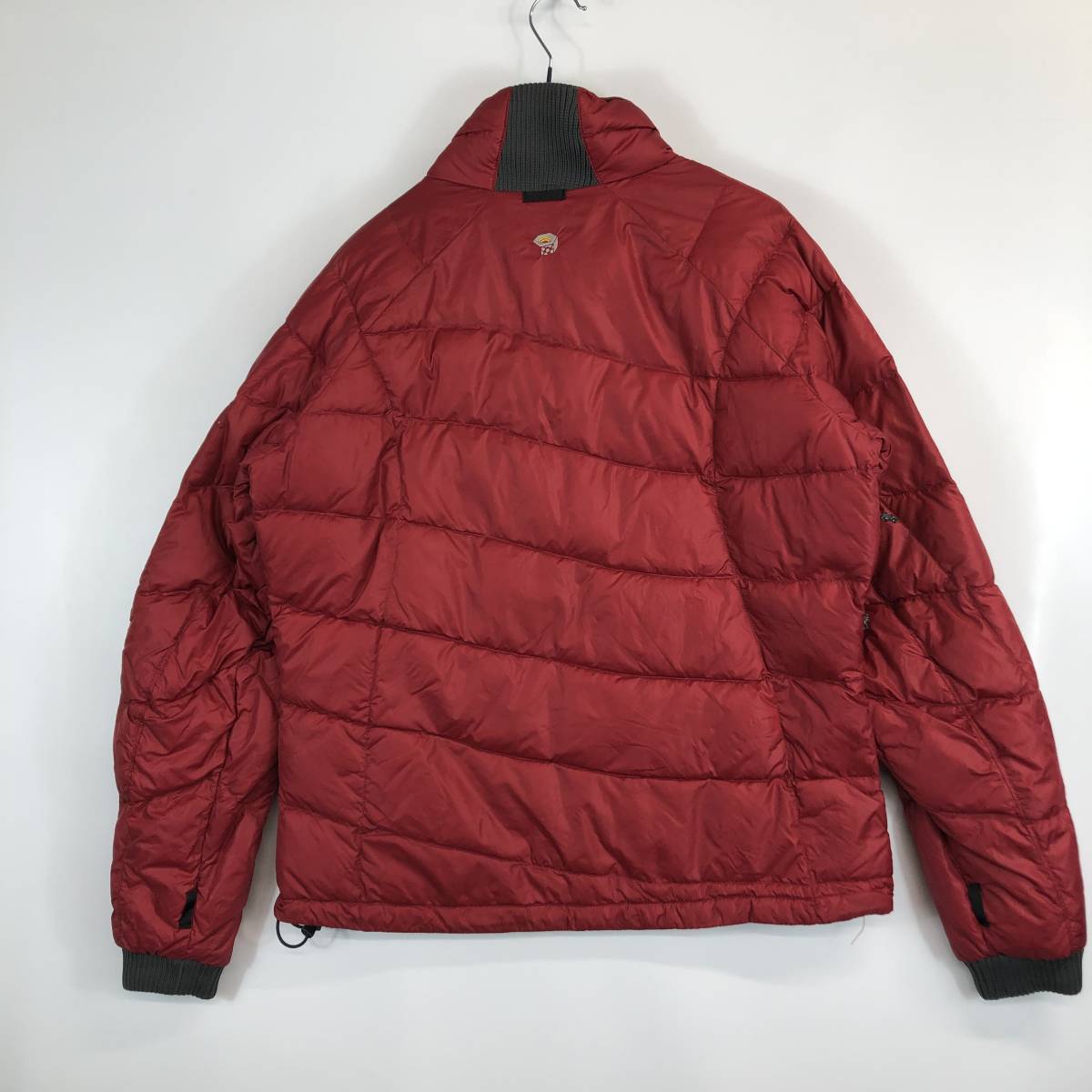 マウンテンハードウェア MOUNTAIN HARDWEAR ダウンジャケット レッド