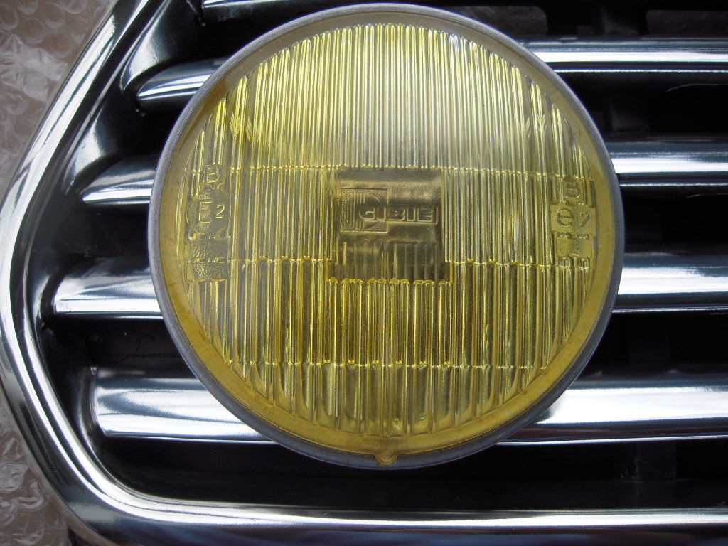 未使用品】 ダイハツ ミラジーノ l700s シビエ フォグランプ