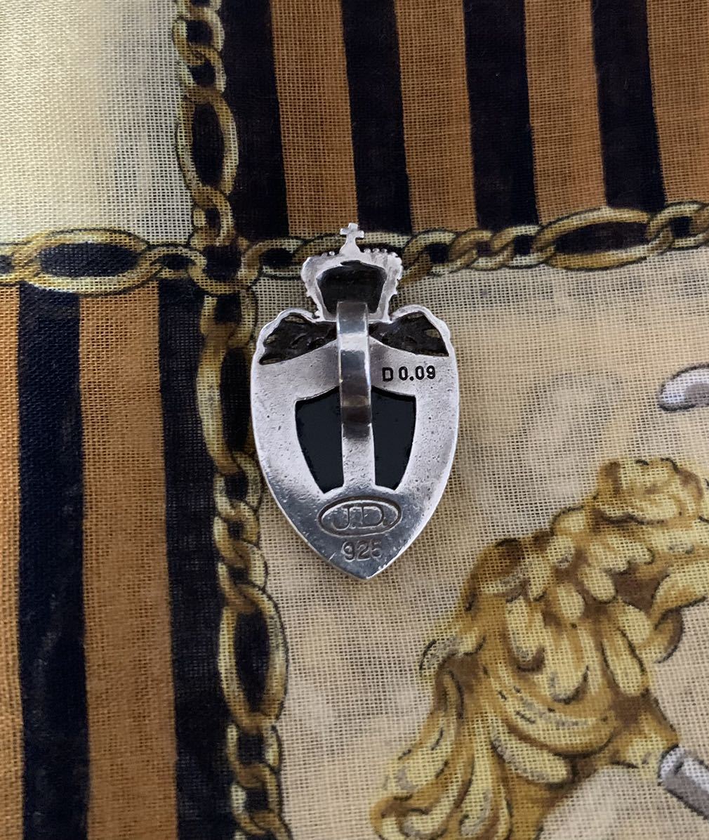  Justin Davis Crown shield pendant 