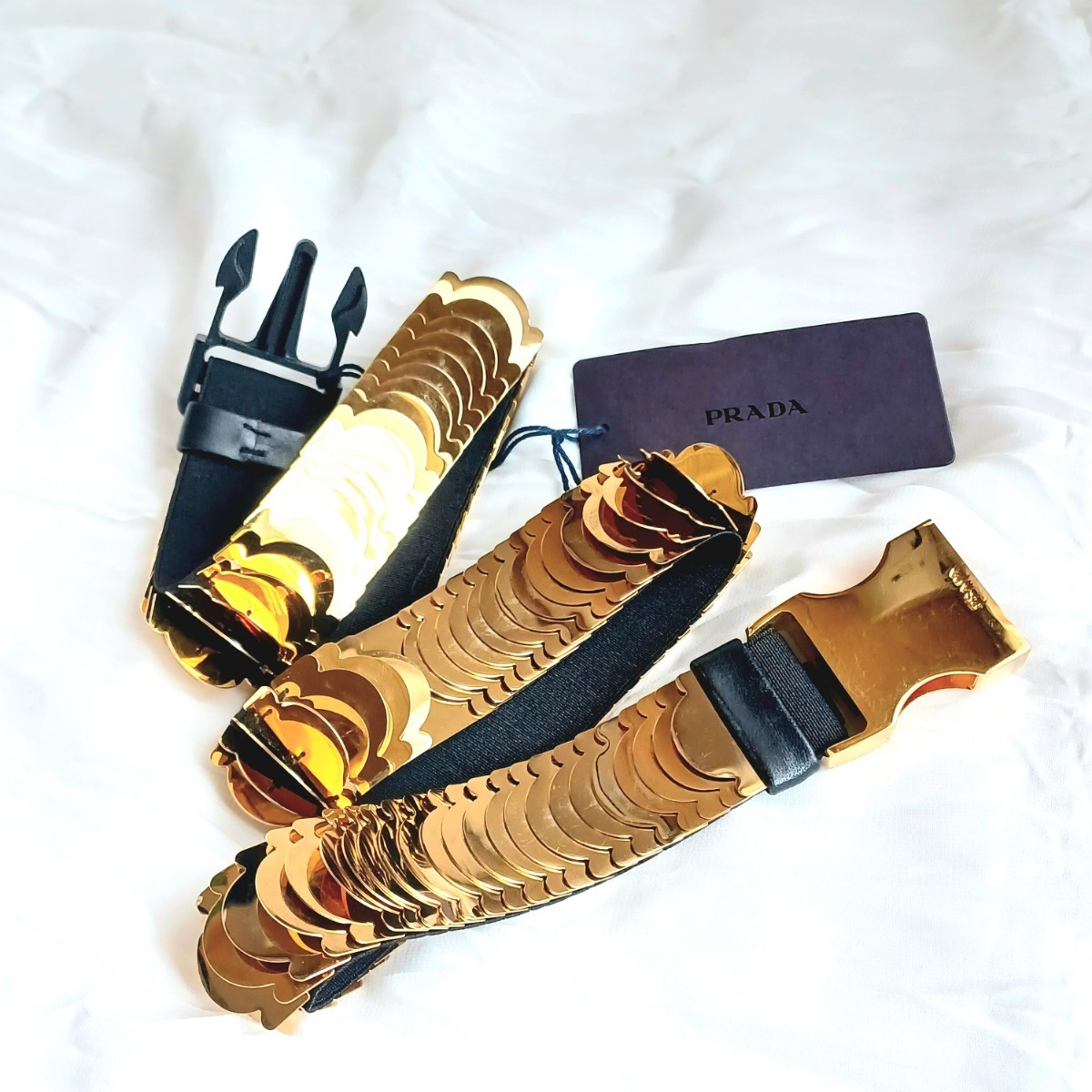 未使用タグ付き!!☆PRADA プラダ☆ゴールドメタル スパンコール