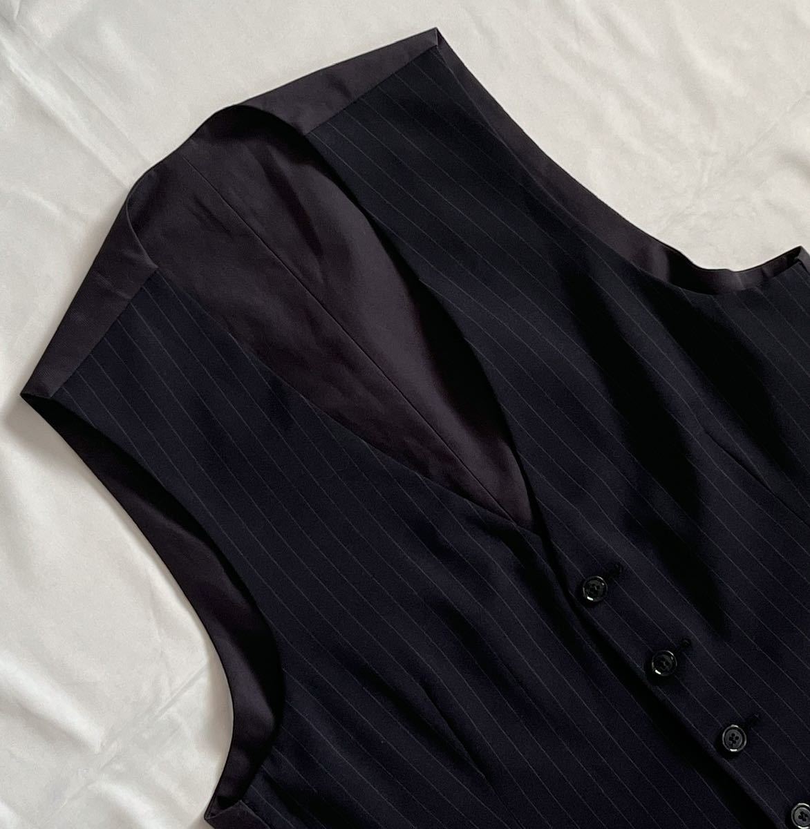 【日本限定モデル】 ラルディーニ 近年モデル LARDINI サイズ イタリア製 シングル ウール ネイビー系 最高級 ベスト ジレ S〜M 46 Mサイズ 【日本限定モデル】 ラルディーニ 近年モデル LARDINI サイズ イタリア製 シングル ウール ネイビー系 最高級 ベスト ジレ S〜M 46 Mサイズ