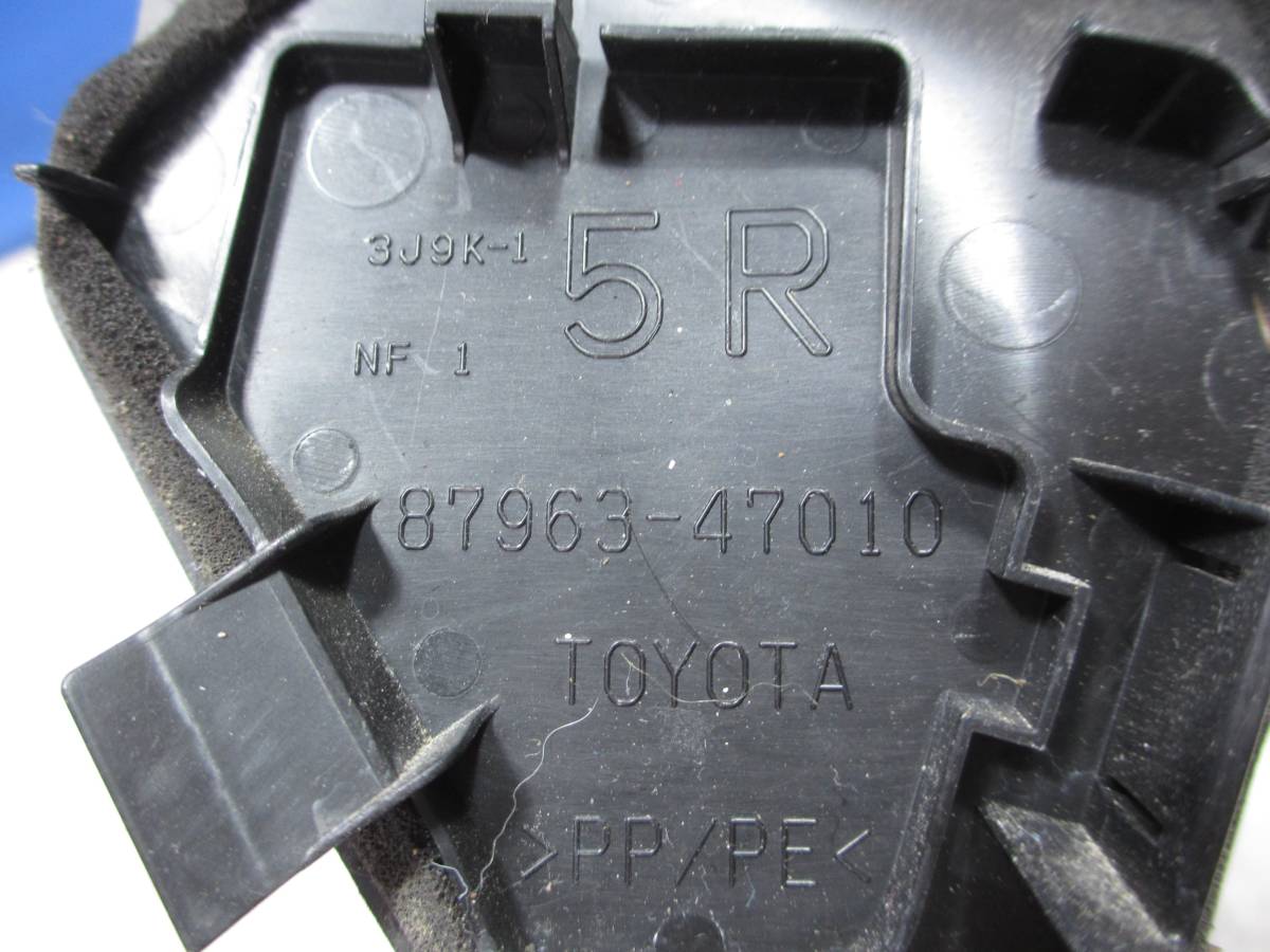 トヨタ ZVW30 プリウス 前期 純正 アウターミラー ホールカバー 右 87963-47010_画像3