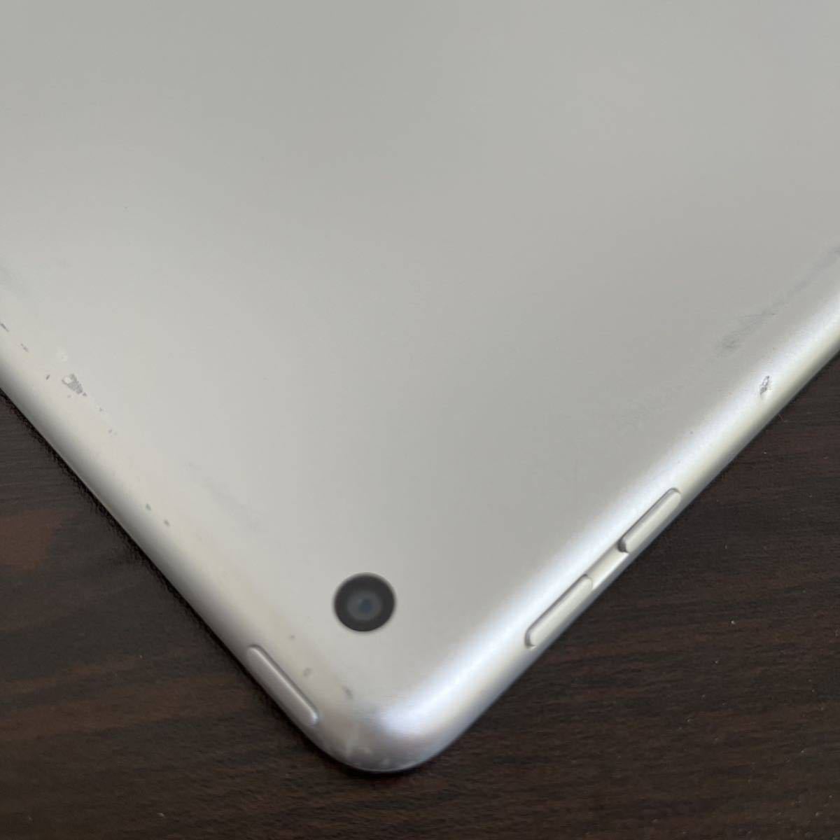 けます 3759 【電池良好】【送料無料】iPad6 第6世代 32GB 2018年