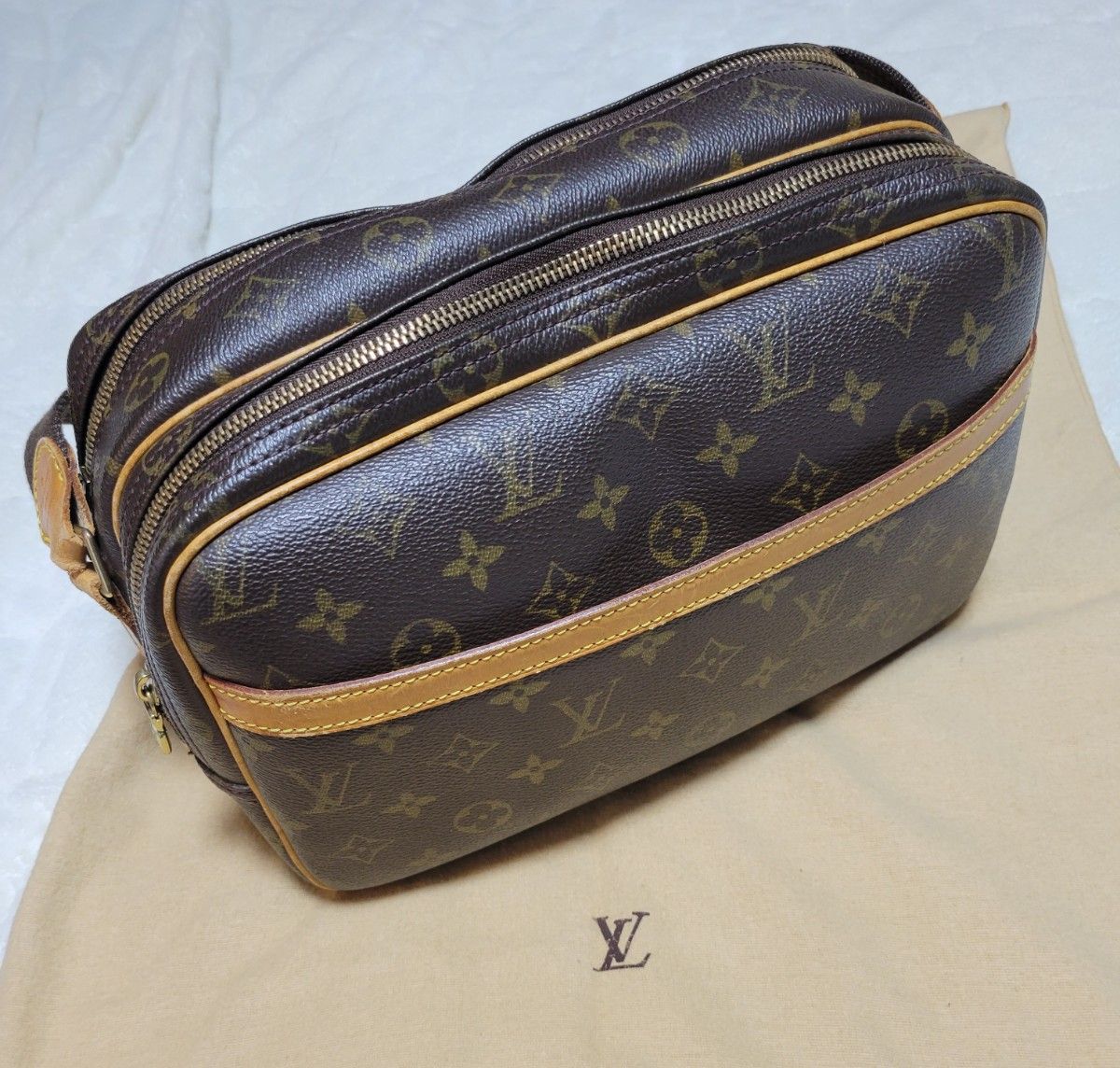 定価15万 極美品 LOUIS VUITTON ルイヴィトン ショルダーバッグ