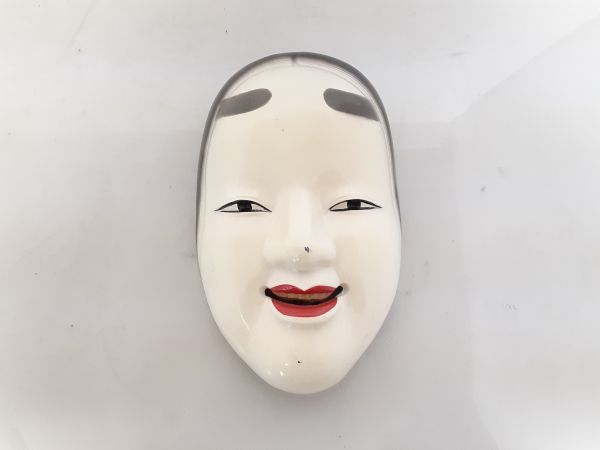 sa☆/ 鉄鋳物製能面小面女面若女面能楽壁掛け詳細不明/DY-0972 sa☆/ 鉄鋳物製能面小面女面若女面能楽壁掛け詳細不明/DY-0972