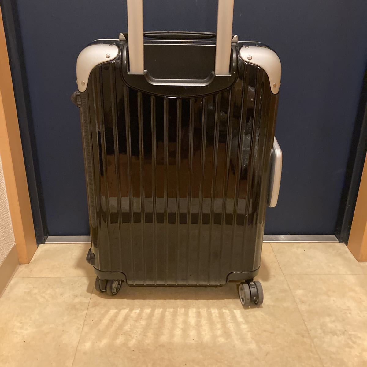 RIMOWA リモワ　キャリーバッグ　スーツケース　32l 34l リンボ　limbo 機内持ち込み_画像4