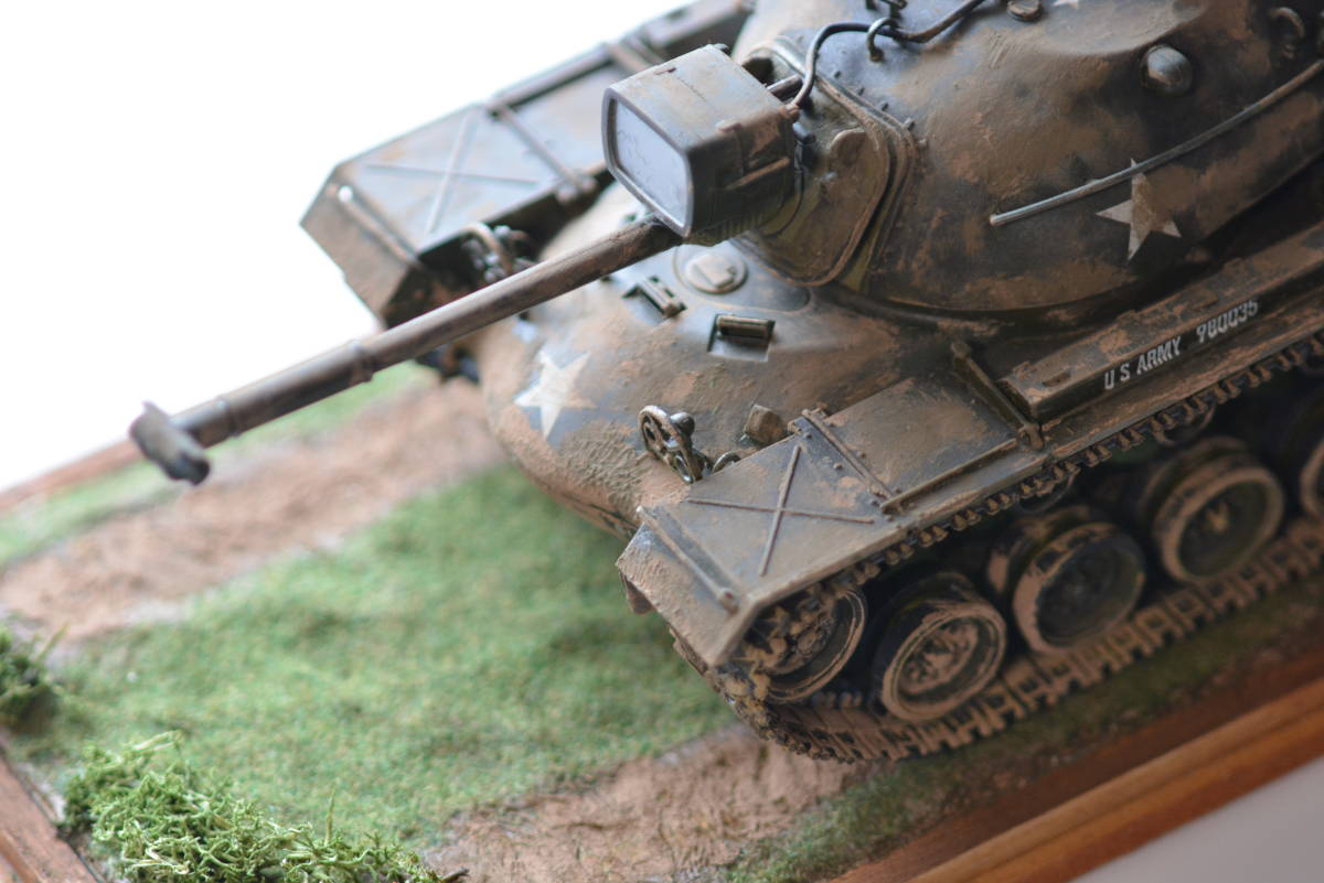 M48パットン戦車完成品 簡易ケース付きジオラマ_画像6