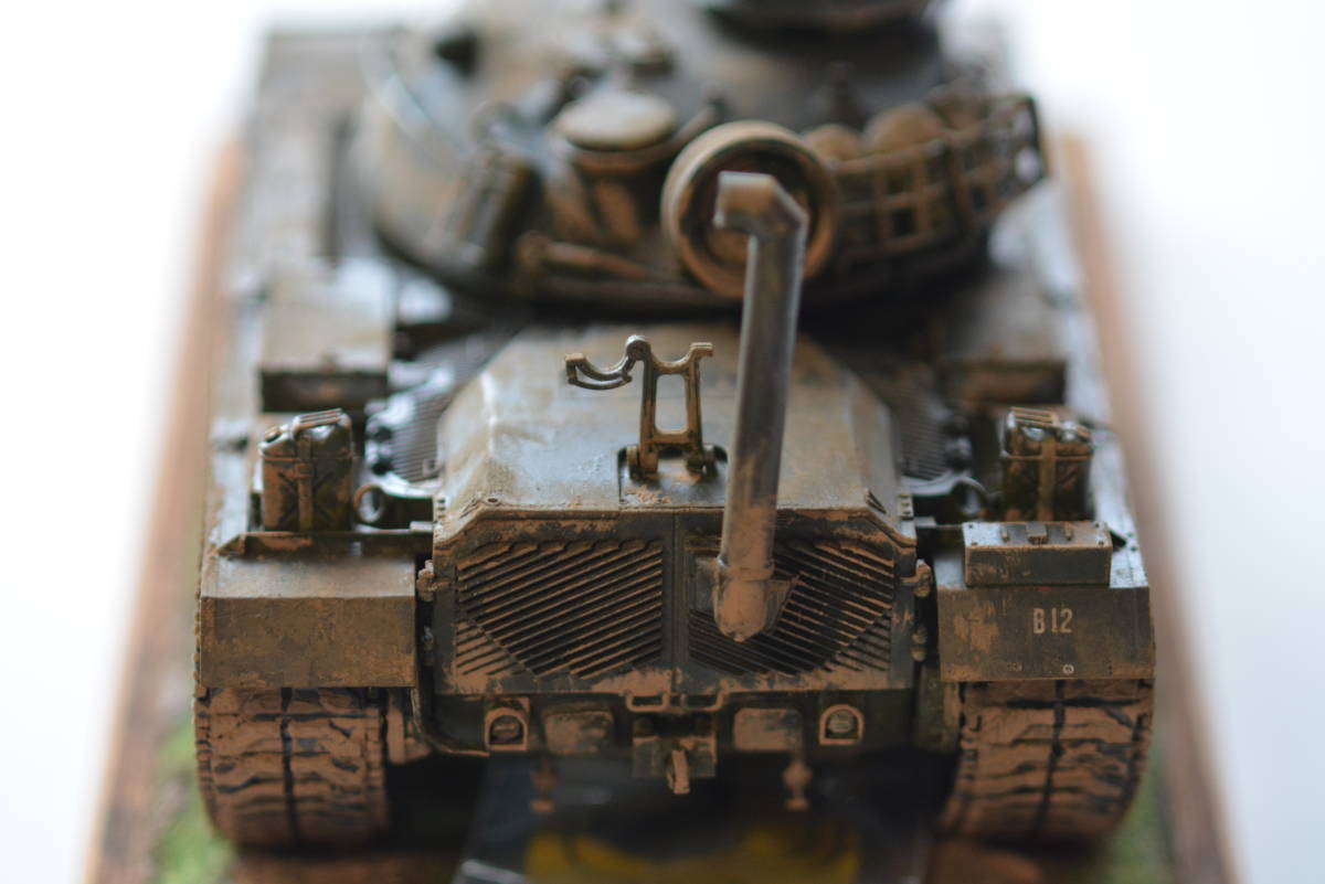 M48パットン戦車完成品 簡易ケース付きジオラマ_画像10