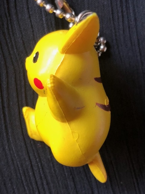 ヤフオク ポケットモンスター ピカチュウ キーホルダー ス