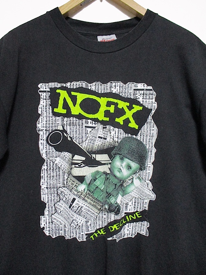 偉大な 2000s Vintage NOFX THE DECLINE ノーエフエックス 人形兵隊プリント バンド Tシャツ　ブラック Stedman by Hanes Mサイズ USA/MEXICO Tシャツ