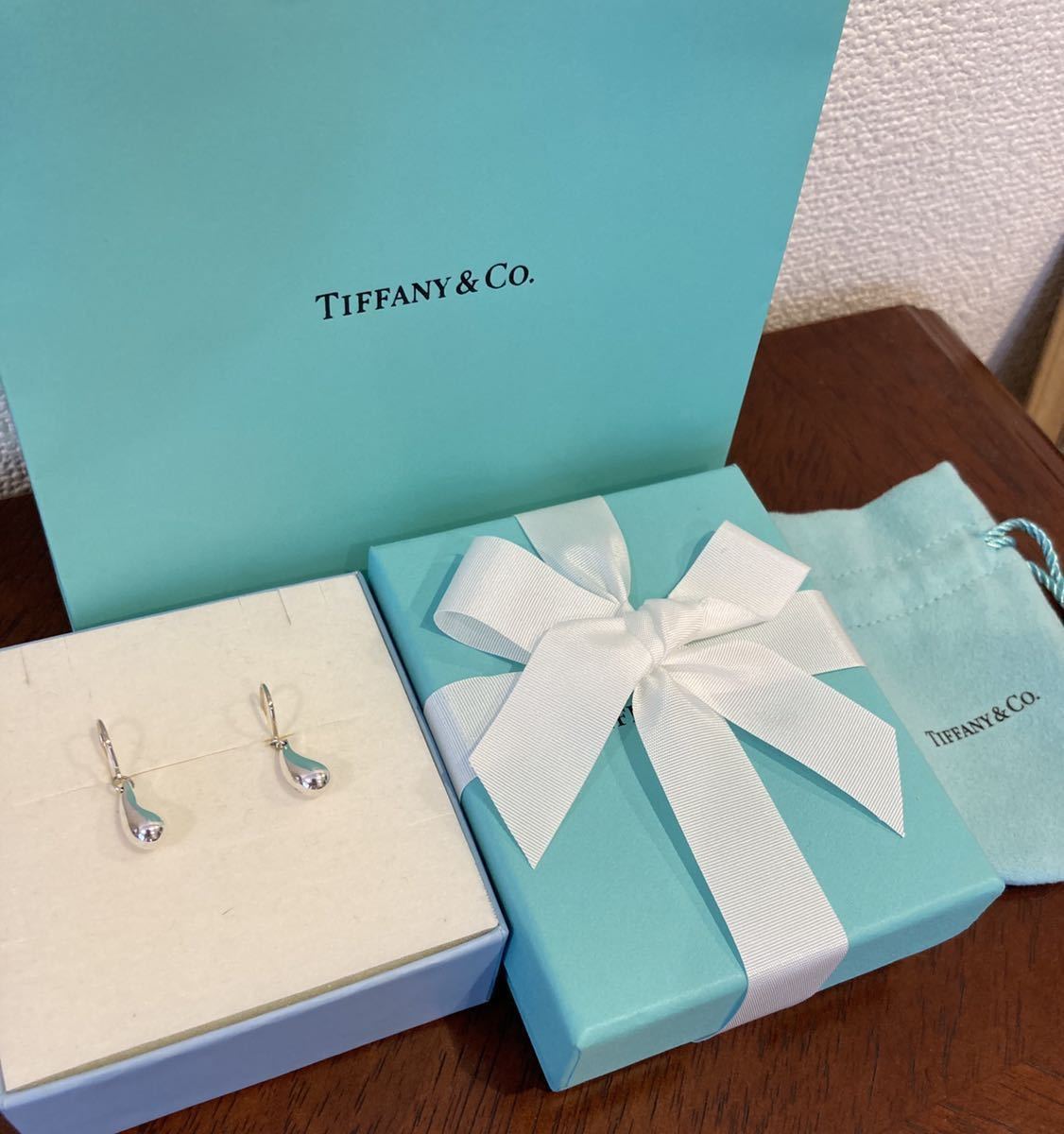 爆買い！ 紙袋 巾着 ケース シルバー ドロップ 雫 ピアス tiffany&co