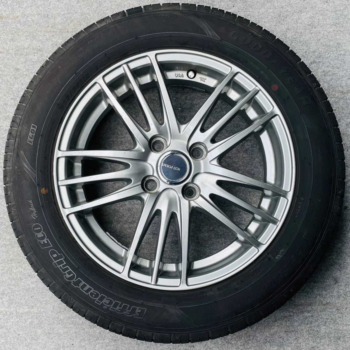 BS ECO FORME CRS/SE-18 15インチ×5.5J +42 100 4穴GOODYEAR 175/65R15 ラジアル4本。アクア フリード ノートヴィッツ スイフト フィットの画像4