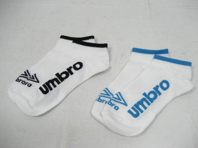 2点セット 新品 umbro アンブロ 靴下 ソックス スポーツソックス くるぶしソックス ロゴ 白 ホワイト 黒 ブラック 青 ブルー_画像1