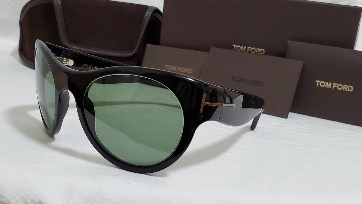 正規未 TOM FORD トムフォード ウェリントンアイウェア キャットアイ ビッグレンズサングラス 黒 フォックス Tアイコンロゴフレーム 付属有