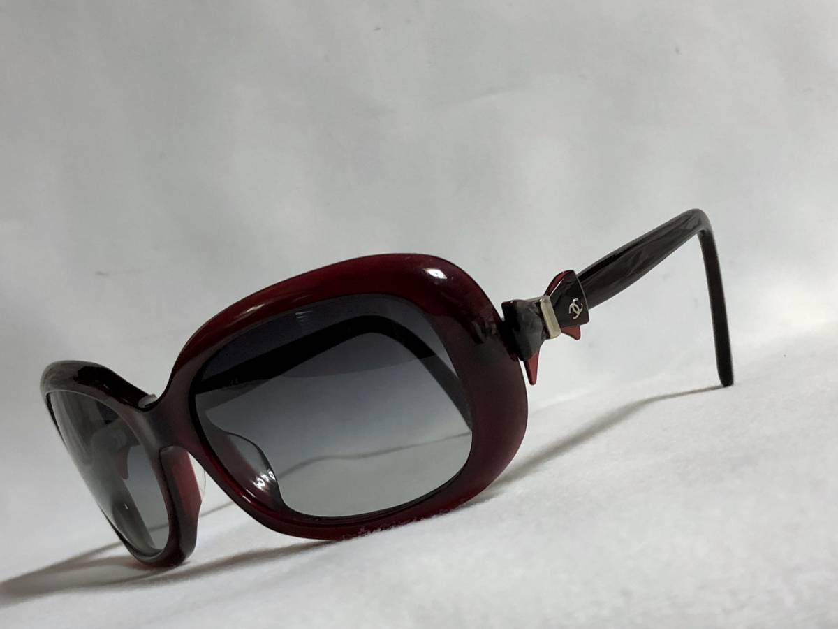  regular beautiful ultra rare Celeb favorite Chanel CHANEL ribbon × here Mark equipment ornament sunglasses red series × black wine red × black lens man and woman use possible * glasses 0