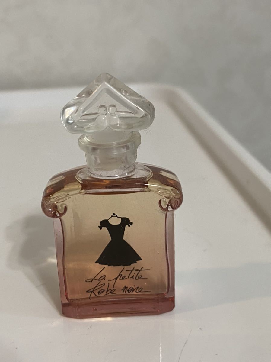 ゲラン GUERLAIN ラ プティット ローブ ノワール オーデパルファム　EDP 5ml ミニ香水 ボトルタイプ　定形外発送140円　ゆうパケット　②_画像2