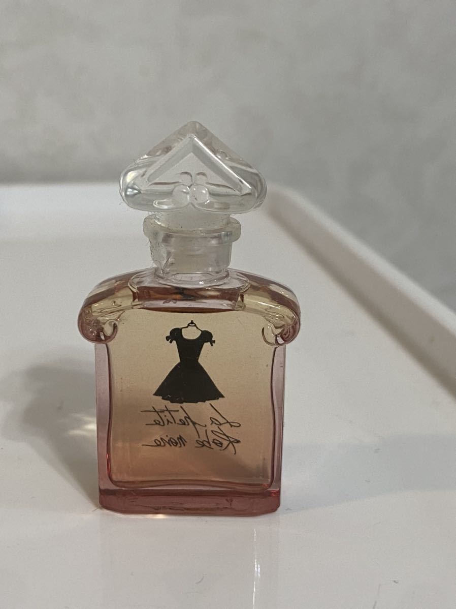 ゲラン GUERLAIN ラ プティット ローブ ノワール オーデパルファム　EDP 5ml ミニ香水 ボトルタイプ　定形外発送140円　ゆうパケット　②_画像1