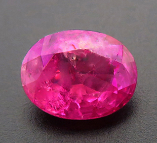 2231【特価】ピンクサファイア ルース 0.83ct 高彩度の濃いピンク : 瑞浪鉱物展示館 【送料無料】