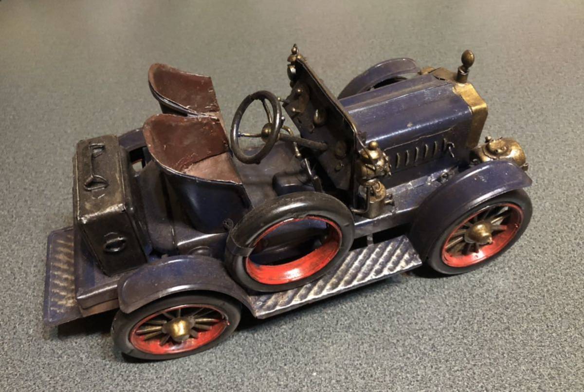 希少品・ブリキ玩具　クラシックカー　ハンドメイド　レトロ　ヴィンテージ ブリキ　アンティーク　車　オールドカー　ディスプレイ_画像4