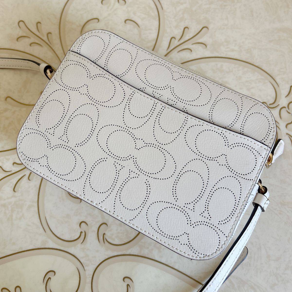 COACH コーチ ショルダーバッグ 2403IMCHK ホワイト シグネチャー