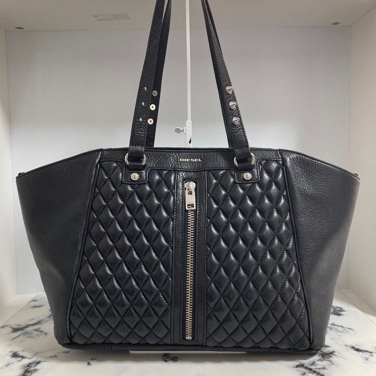 在庫あ即納 美品 オールレザー ハンドバッグ 金具 ロゴ 黒 LOEWE 冠婚