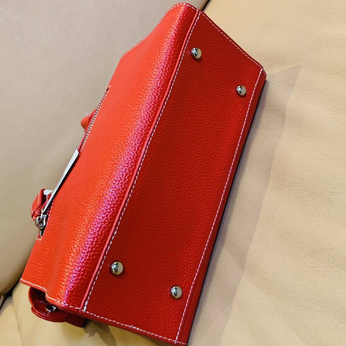 未使用品 】Genuine Cow SKIN 2way バッグ 赤 レッド 未使用品 】Genuine Cow SKIN 2way バッグ 赤 レッド