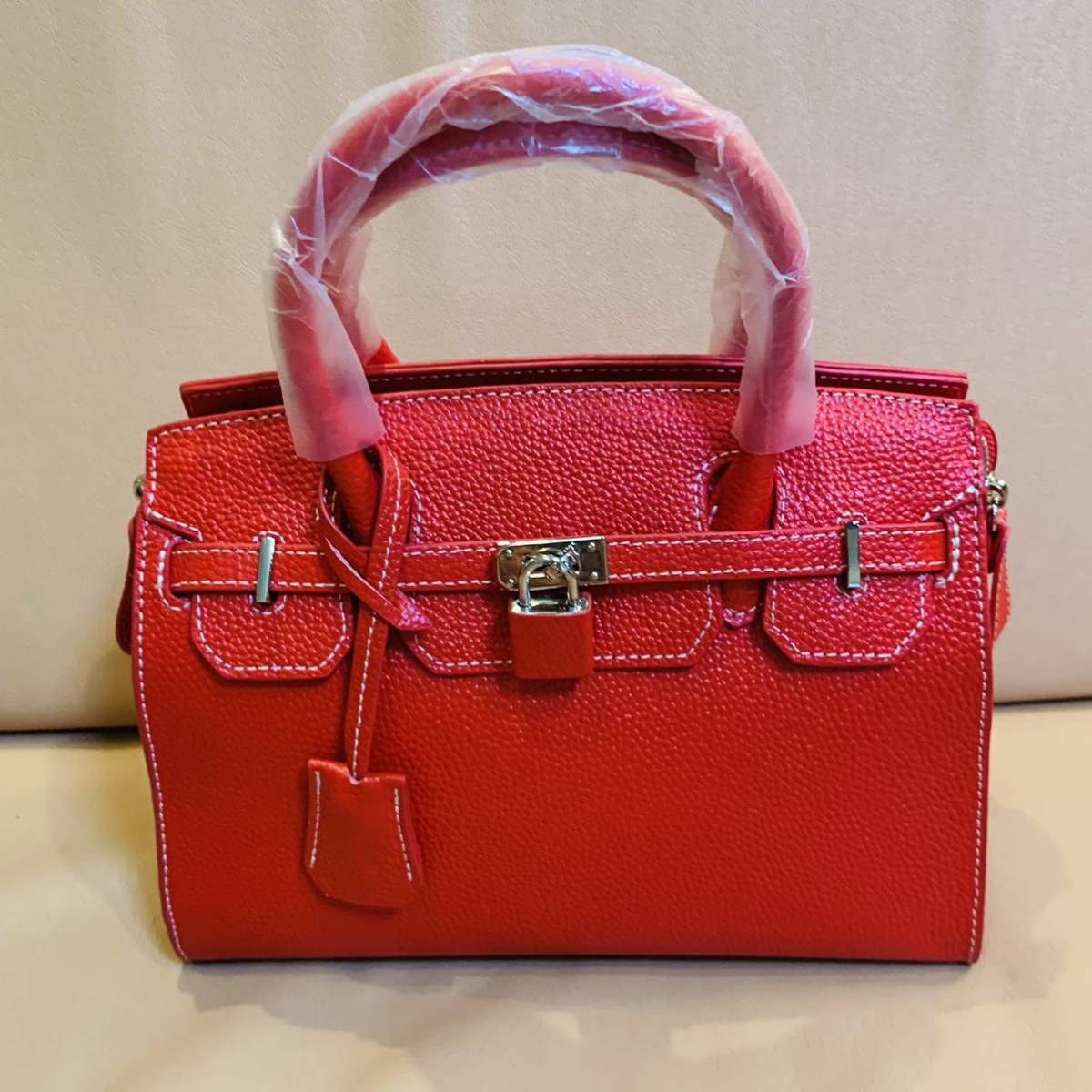 未使用品 】Genuine Cow SKIN 2way バッグ 赤 レッド 未使用品 】Genuine Cow SKIN 2way バッグ 赤 レッド