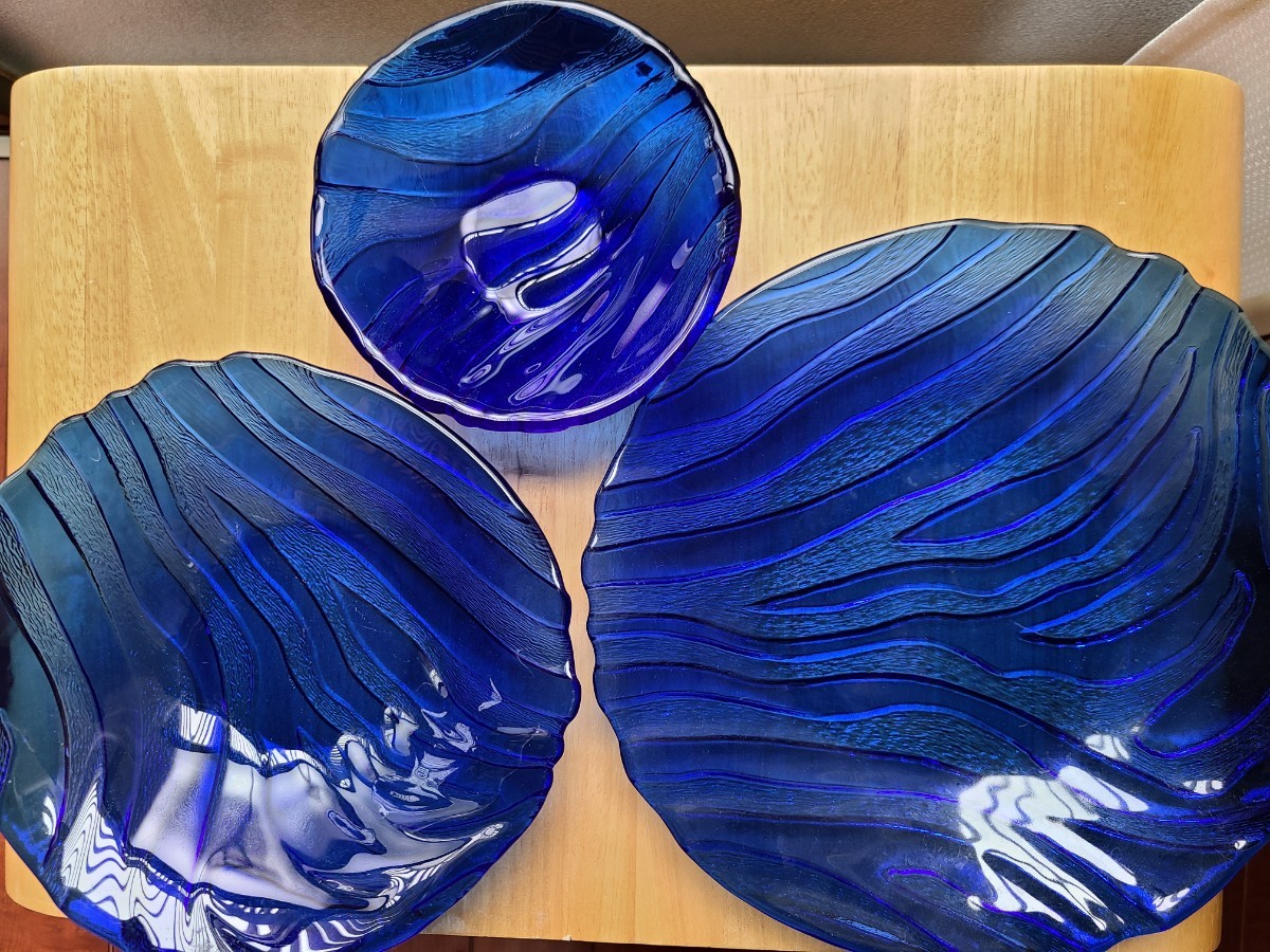 USAで購入 コバルトブルー ビンテージガラス 皿 & ボウル ６枚セット_画像3