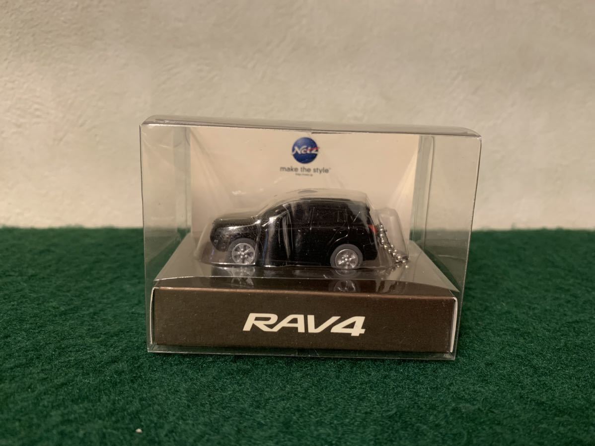 未使用★トヨタ RAV4 キーホルダー ミニカー ブラック 黒　LEDライト TOYOTA_画像1