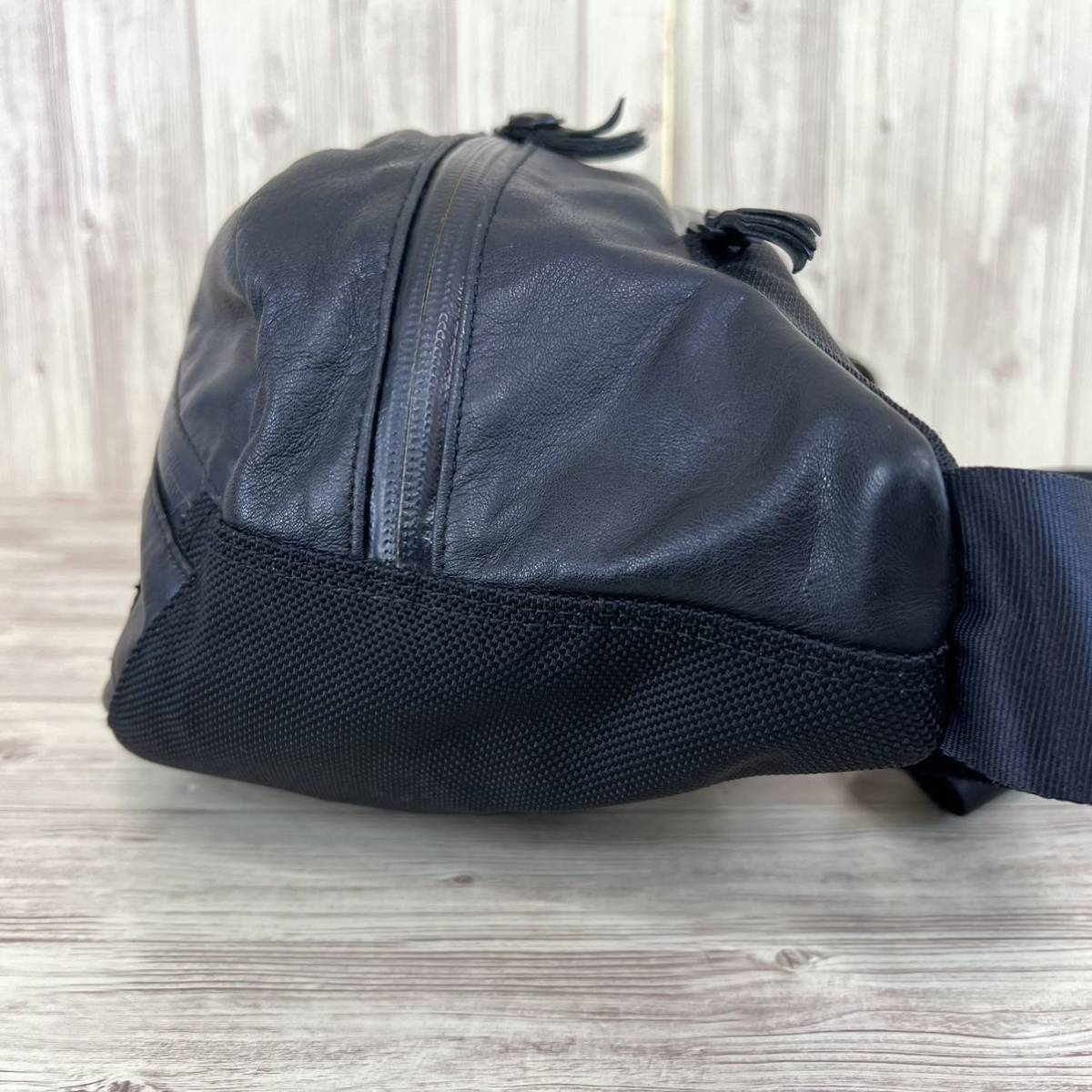 【廃盤 希少】PORTER ZOOM WAIST BAG ポーター ズーム ウエストバッグ レザー ボディバッグ 本革 黒 【廃盤 希少】PORTER ZOOM WAIST BAG ポーター ズーム ウエストバッグ レザー ボディバッグ 本革 黒