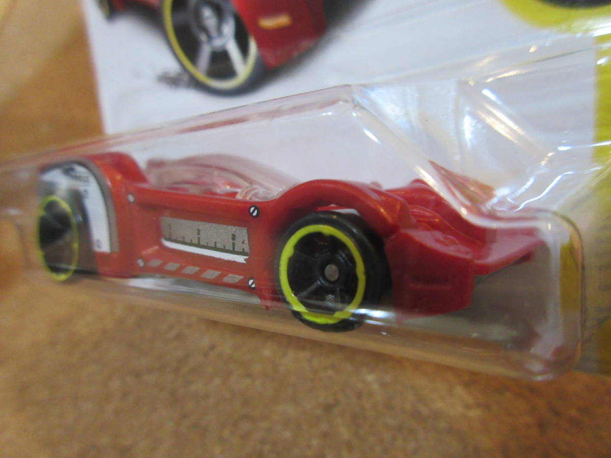 Hot Wheels TOOLIGAN EXPERIMOTORS 9/10 ツーリガン レッド TOOLモチーフ ミニカー ウェイン・スコットの画像8