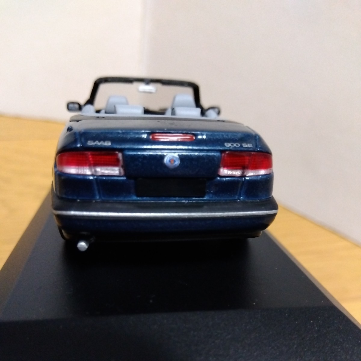 【新品未開封・送料無料】 ミニチャンプス【1/43 SAAB 900】1995 Cabriolet カブリオレ 乗用車