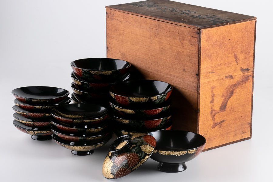 輪島塗】『 菊花沈金蒔絵吸物椀 10客 箱付 15278 』 懐石 料亭 輪島塗】『 菊花沈金蒔絵吸物椀 10客 箱付 15278 』 懐石 料亭