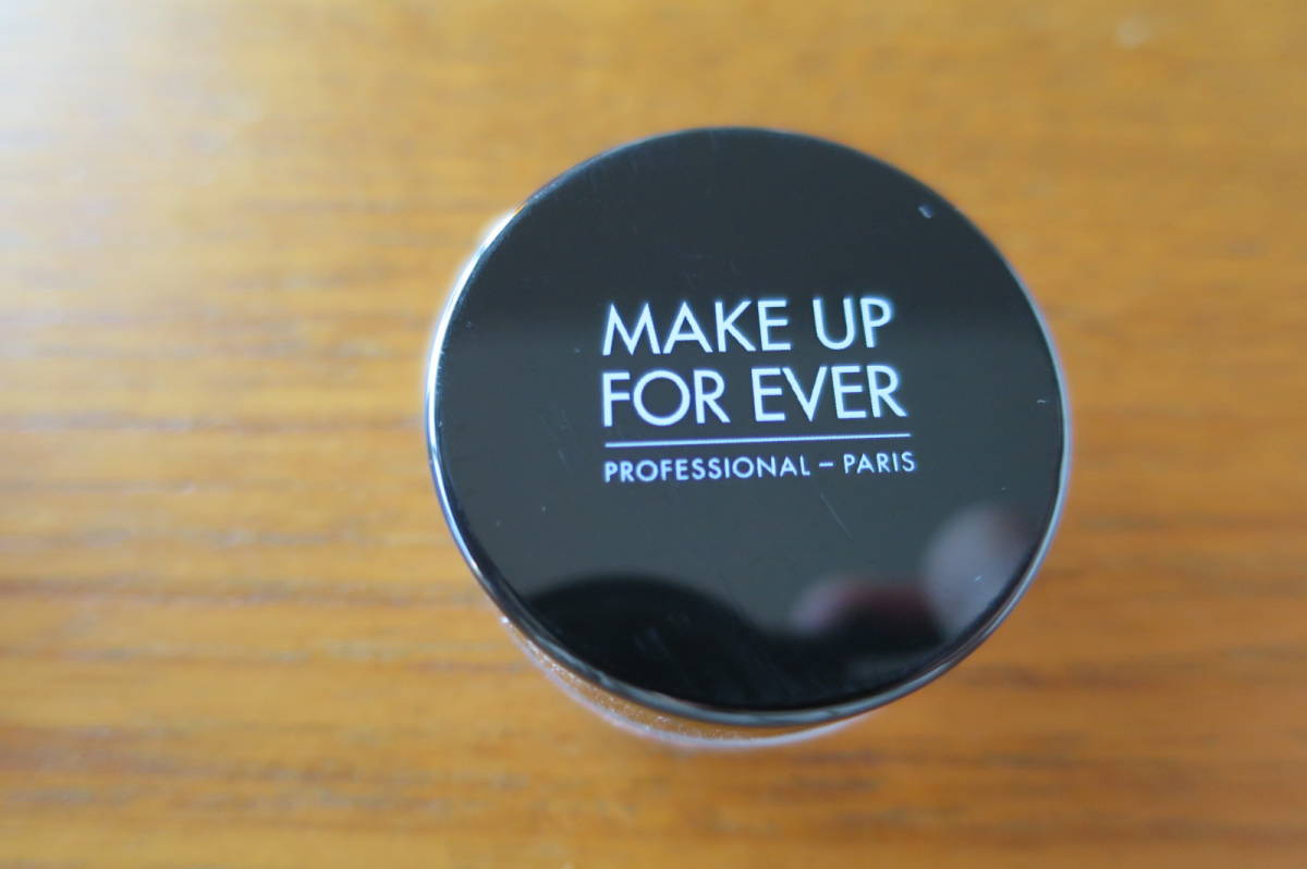 * free shipping *MAKE UP FOR EVER( make-up four ever ) Ultra HD loose powder size :1g( sample size )