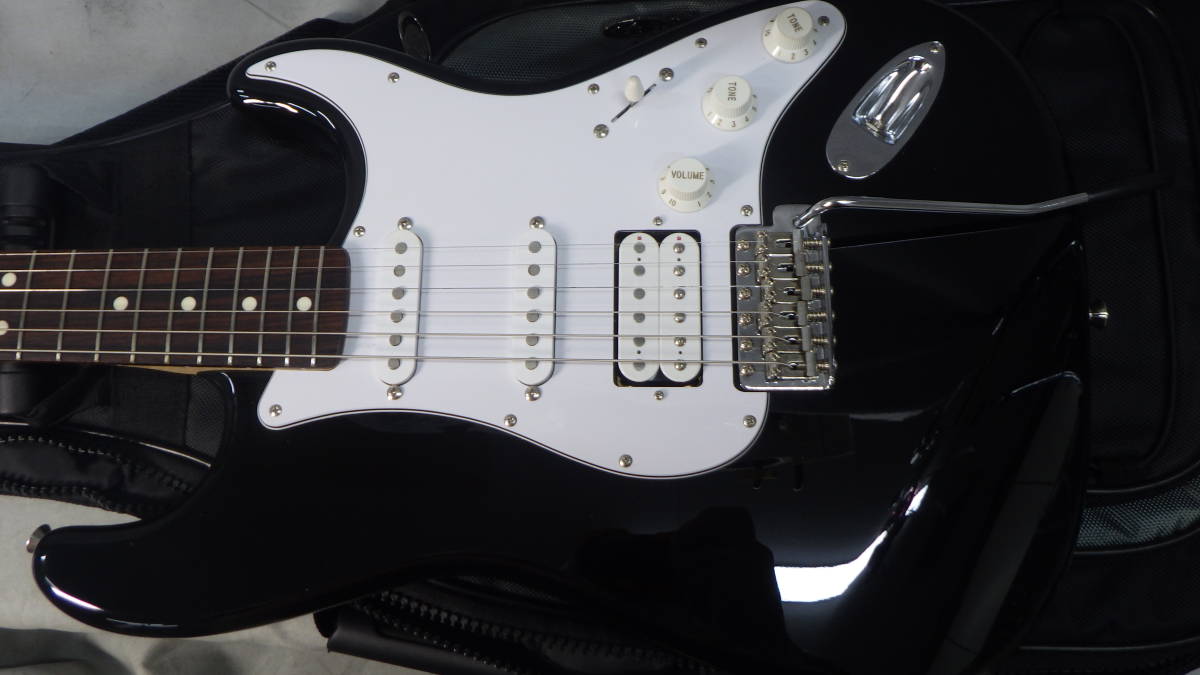 セール品 FENDER 国内発送】 JAPAN ST72 メイプルネック/ローズ指板