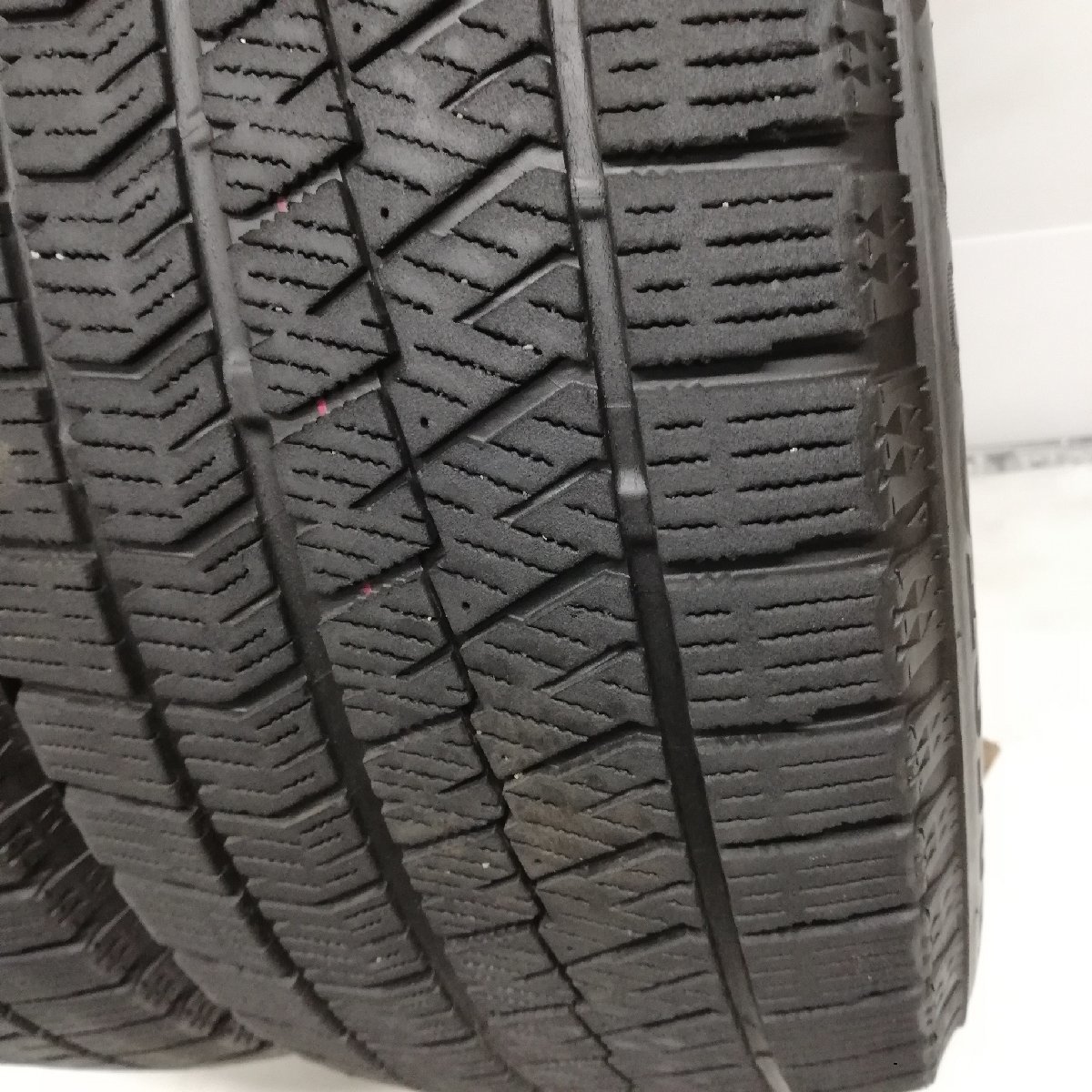 ◆本州・四国は送料無料◆ ＜スタッドレス 2本＞ 195/55R16 ブリヂストン VRX2 50％ 2017年製 アレックス カローラフィールダー プリウス_画像3