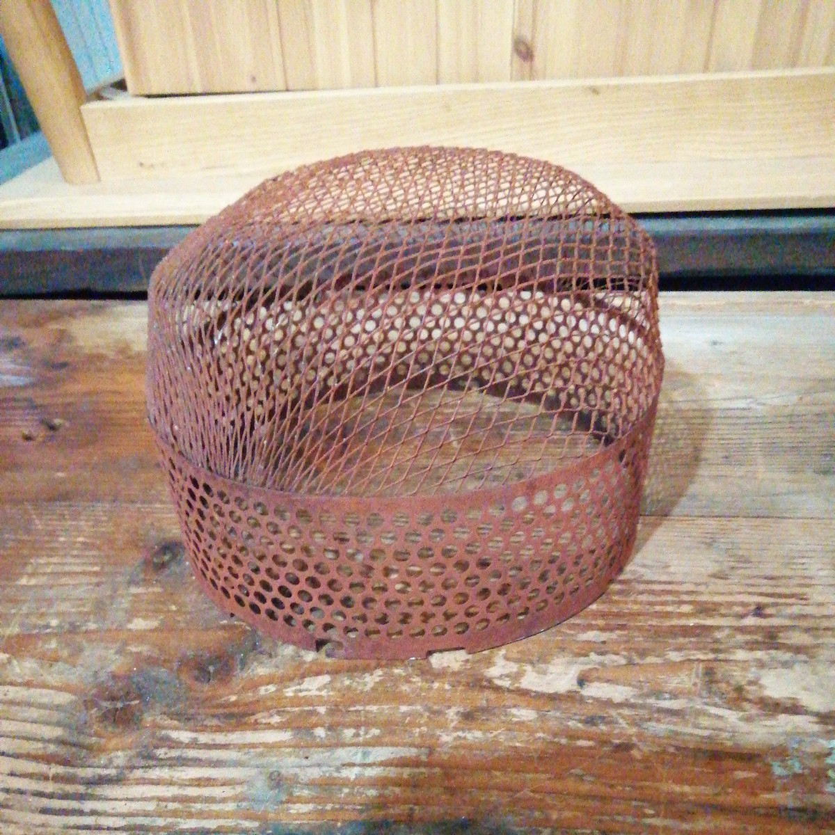 .....kotatsu cover ami basket heater cover old .. Showa Retro antique steel made ( approximately diameter 29cm× height 19cm)