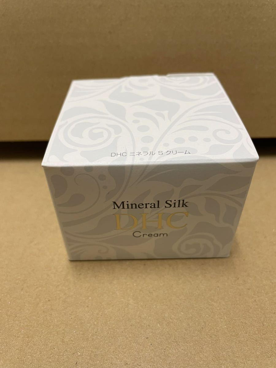 * unopened goods *DHC mineral silk cream 45g