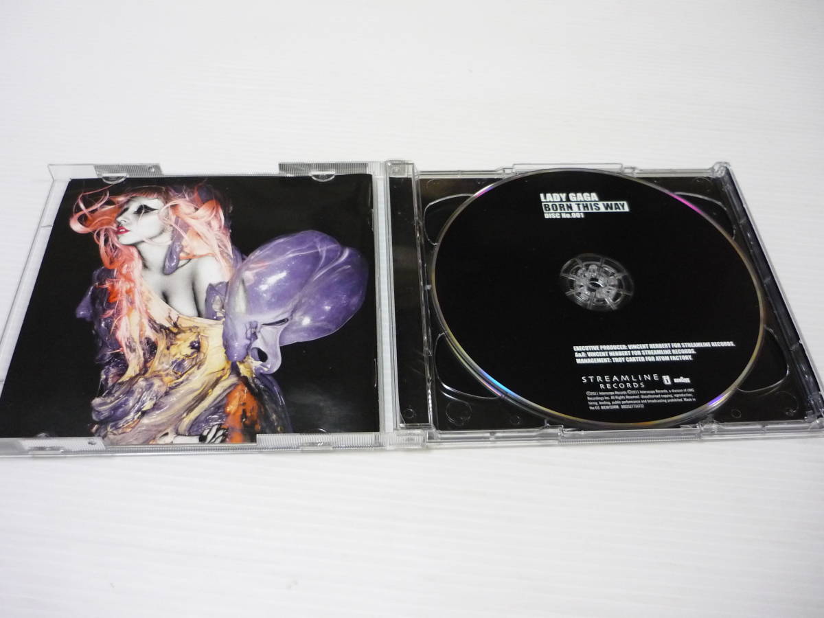 [管00]【送料無料】CD 2枚組 LADY GAGA / BORN THIS WAY 洋楽 ディー・ガガ ボーン・ディス・ウェイ_画像3