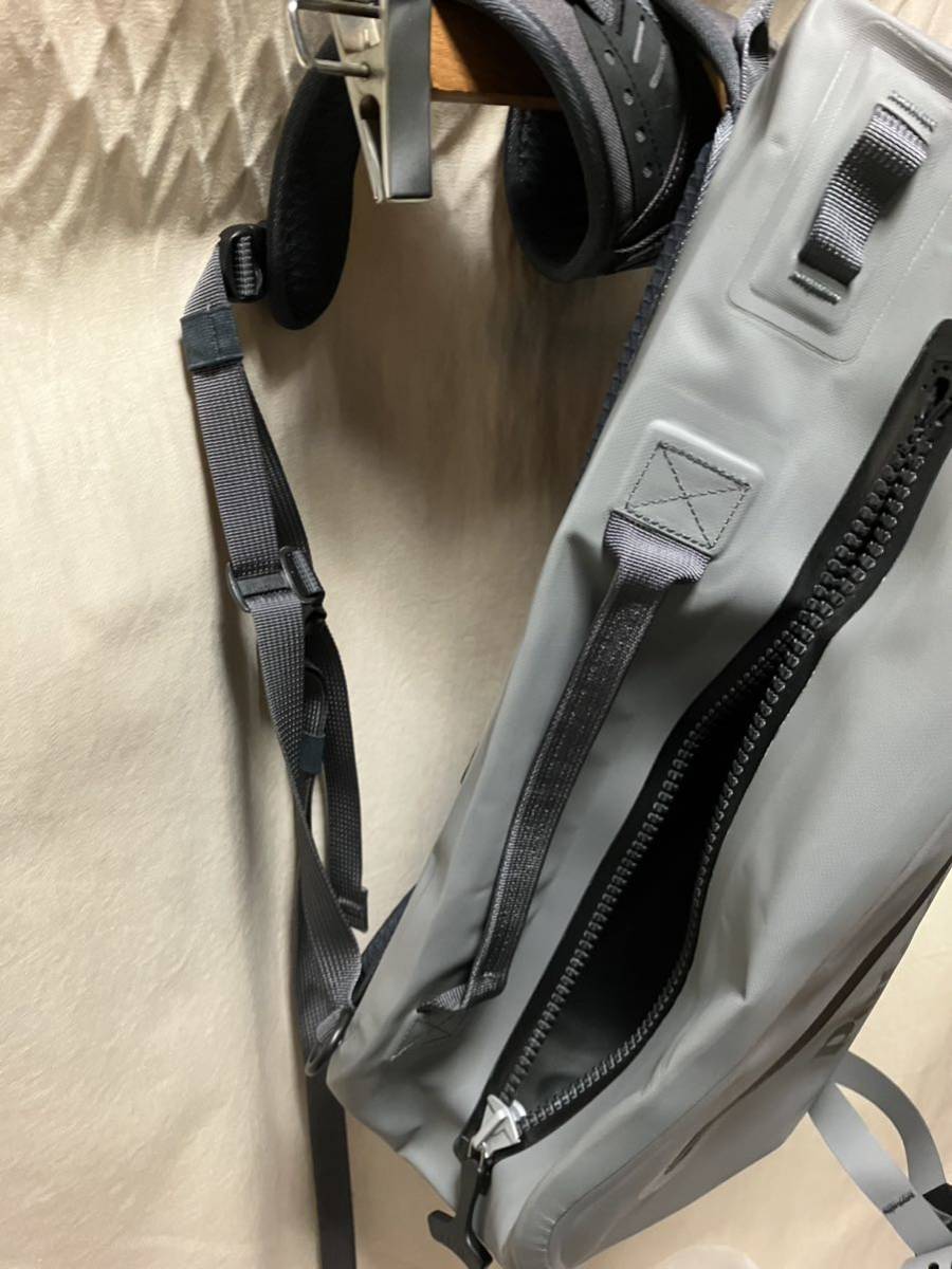新品 patagonia 旧ストームフロント 廃番希少品 アトム フィッシング