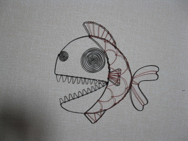 魚　ピラニア　ワイヤーアート　ワイヤークラフト　針金細工　ハンドメイド　壁飾り_画像2