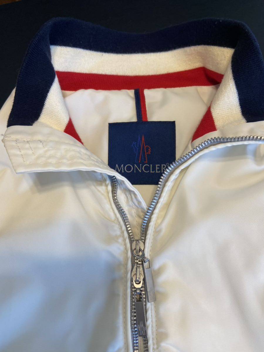 モンクレール MONCLER NK-DB160 フルジップブルゾン ホワイト