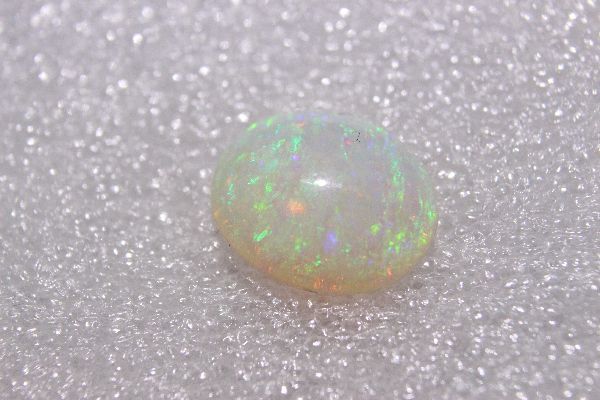 1.805ct* natural opal * oval cut loose Australia production so-ting attaching 